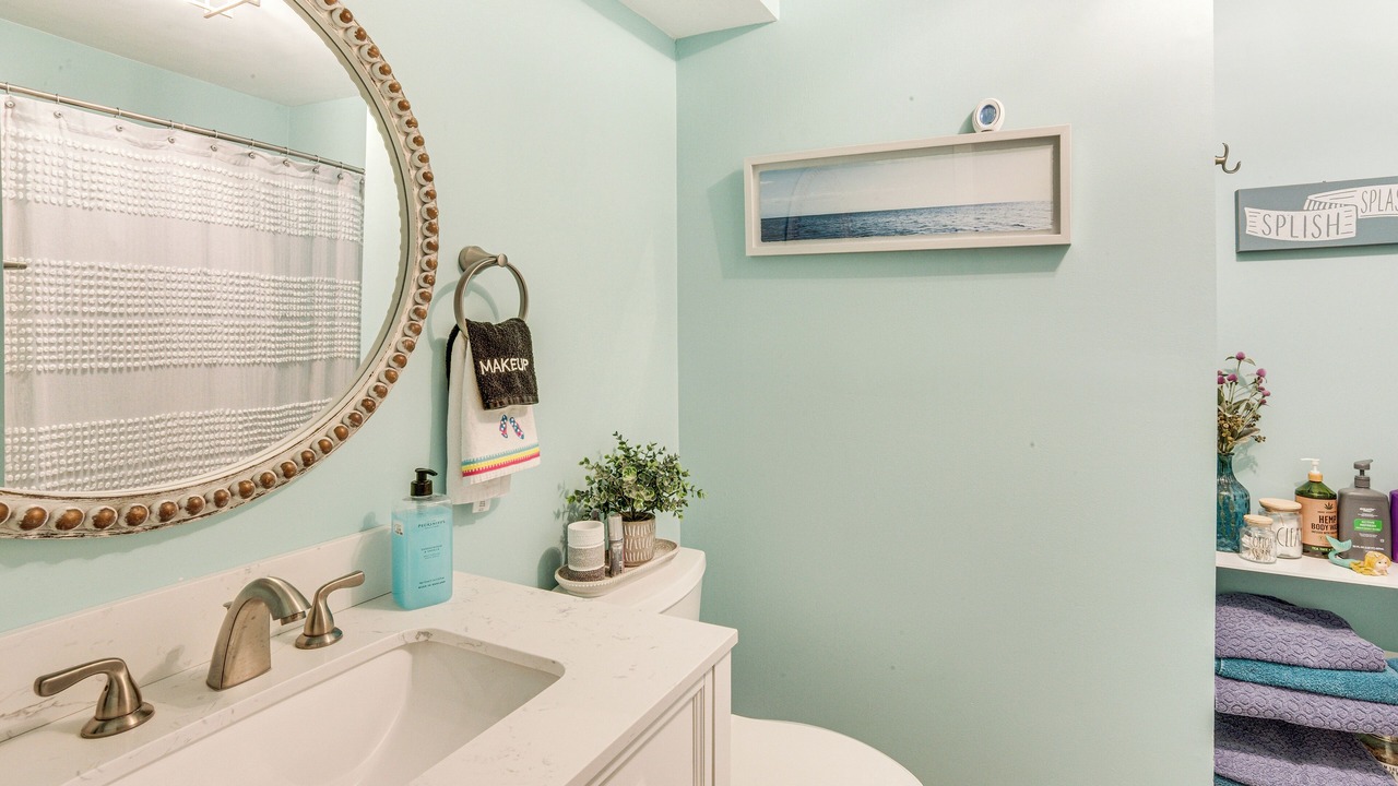 Photo of Bathroom in Oceanmarsh Subdivision