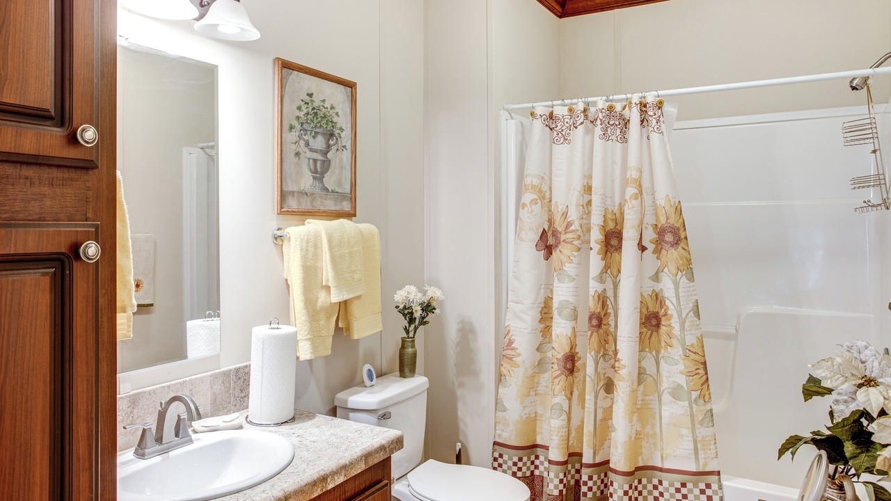 Photo of Bathroom in Huntcliff