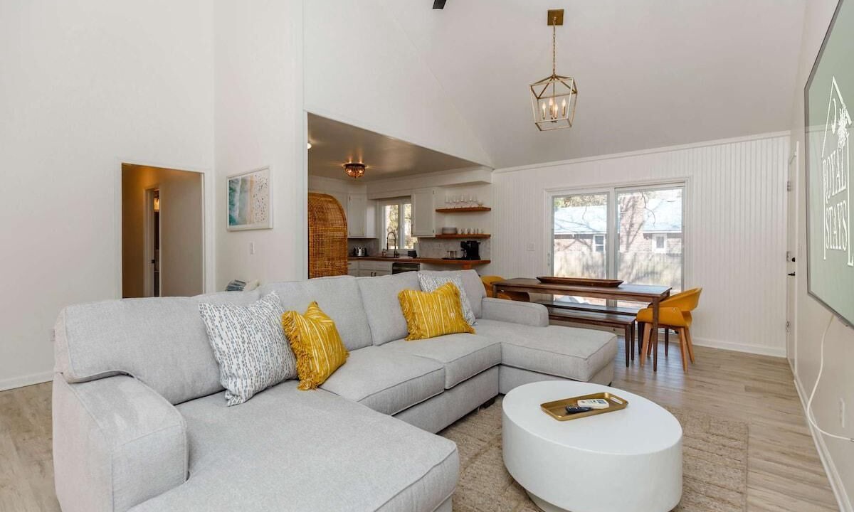 Photo of Livingroom in Mount Pleasant