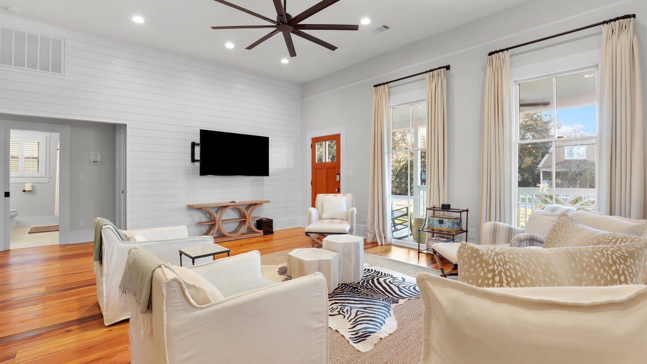 Photo of Livingroom in Thunderbolt