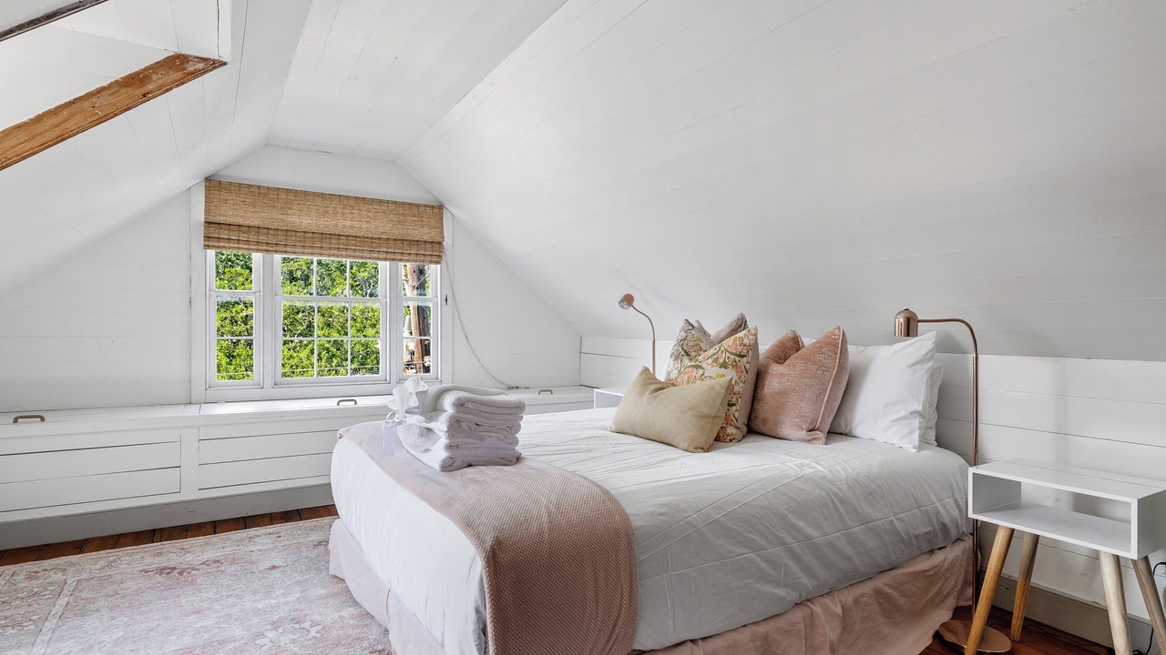 Photo of Bedroom in Downtown Charleston