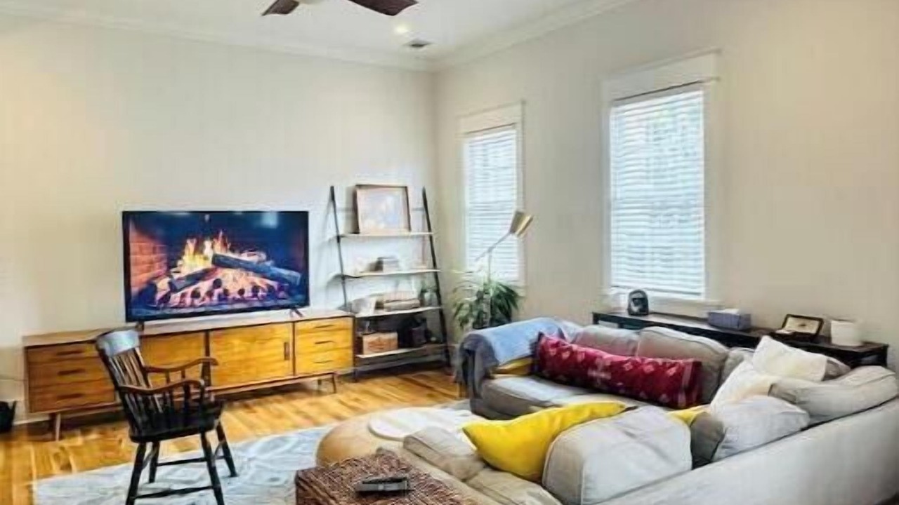 Photo of Livingroom in Downtown Charleston