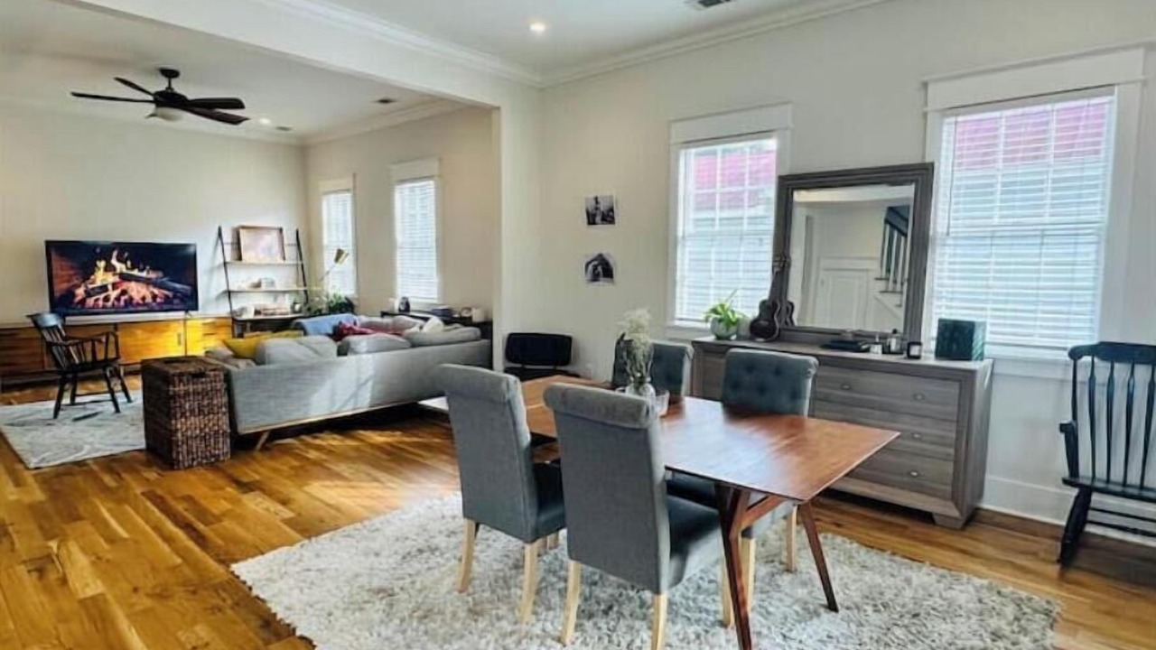 Photo of Livingroom in Downtown Charleston
