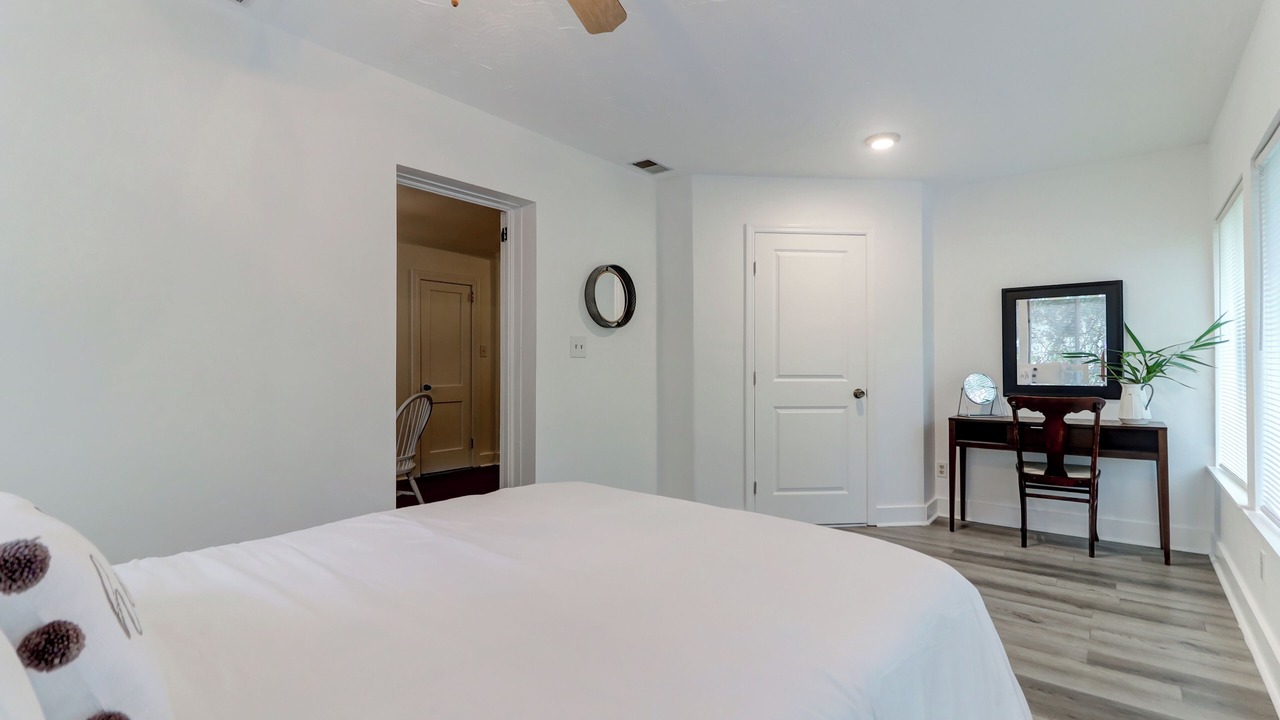 Photo of Bedroom in Summerville Historic District
