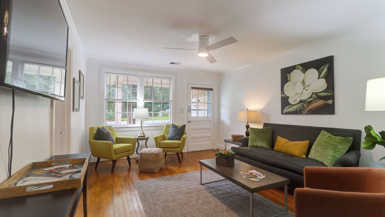 Photo of Livingroom in Summerville Historic District