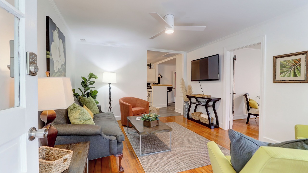 Photo of Livingroom in Summerville Historic District