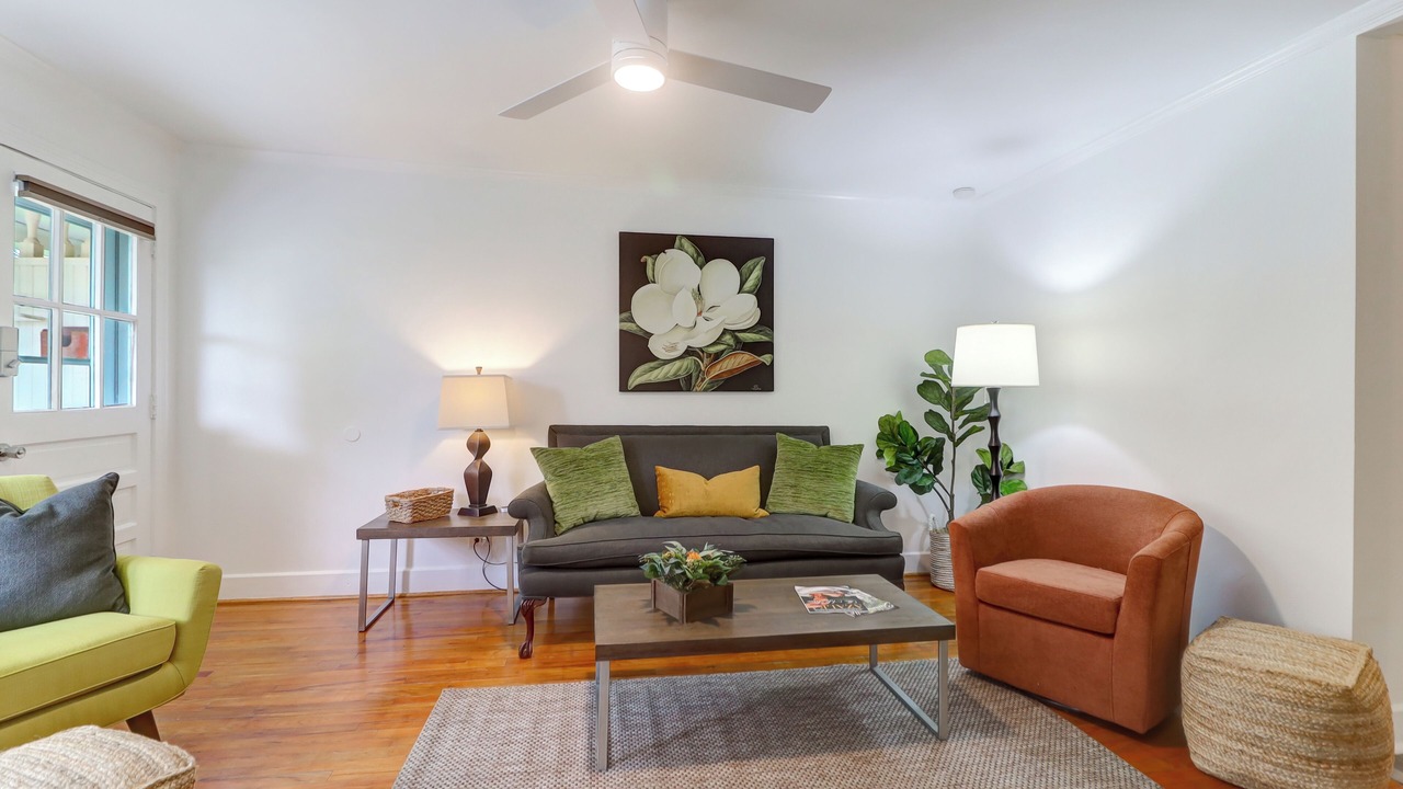 Photo of Livingroom in Summerville Historic District