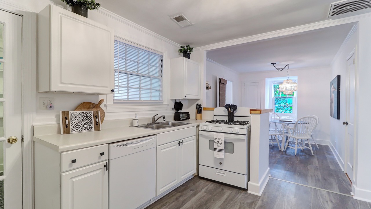 Photo of Kitchen in Summerville Historic District