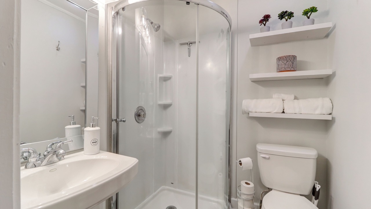 Photo of Bathroom in Summerville Historic District