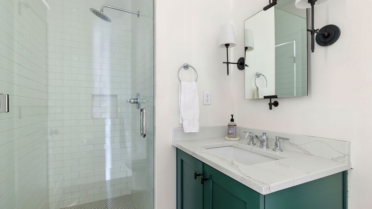 Photo of Bathroom in Cannonborough Elliotborough