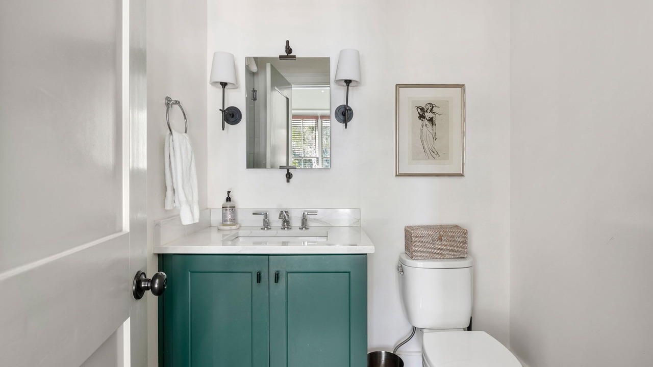 Photo of Bathroom in Cannonborough Elliotborough
