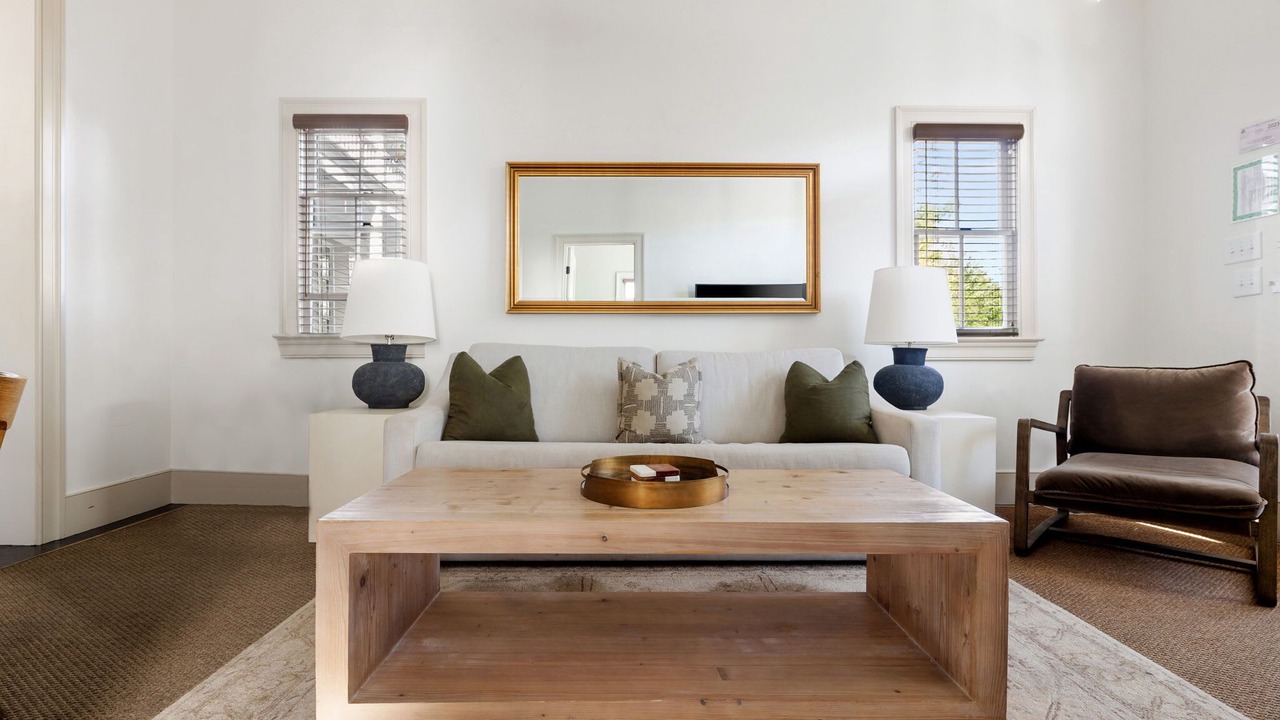 Photo of Livingroom in Cannonborough Elliotborough