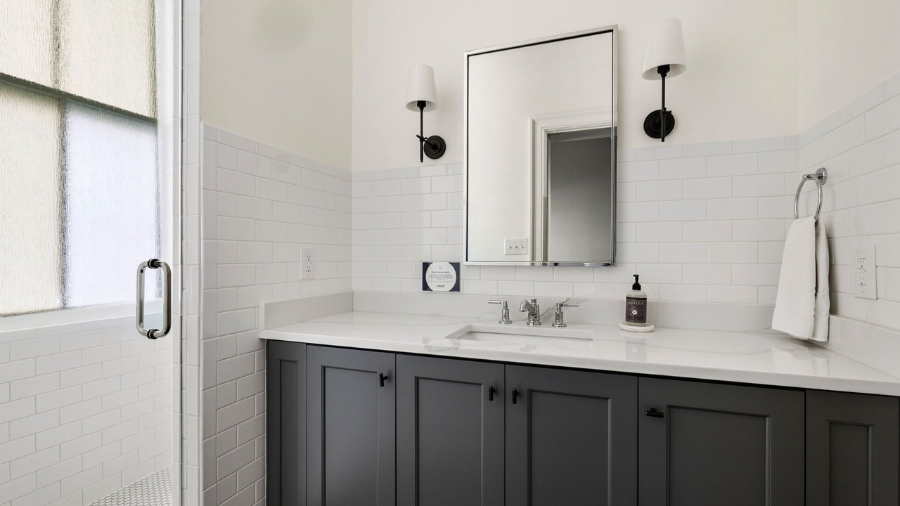 Photo of Bathroom in Cannonborough Elliotborough