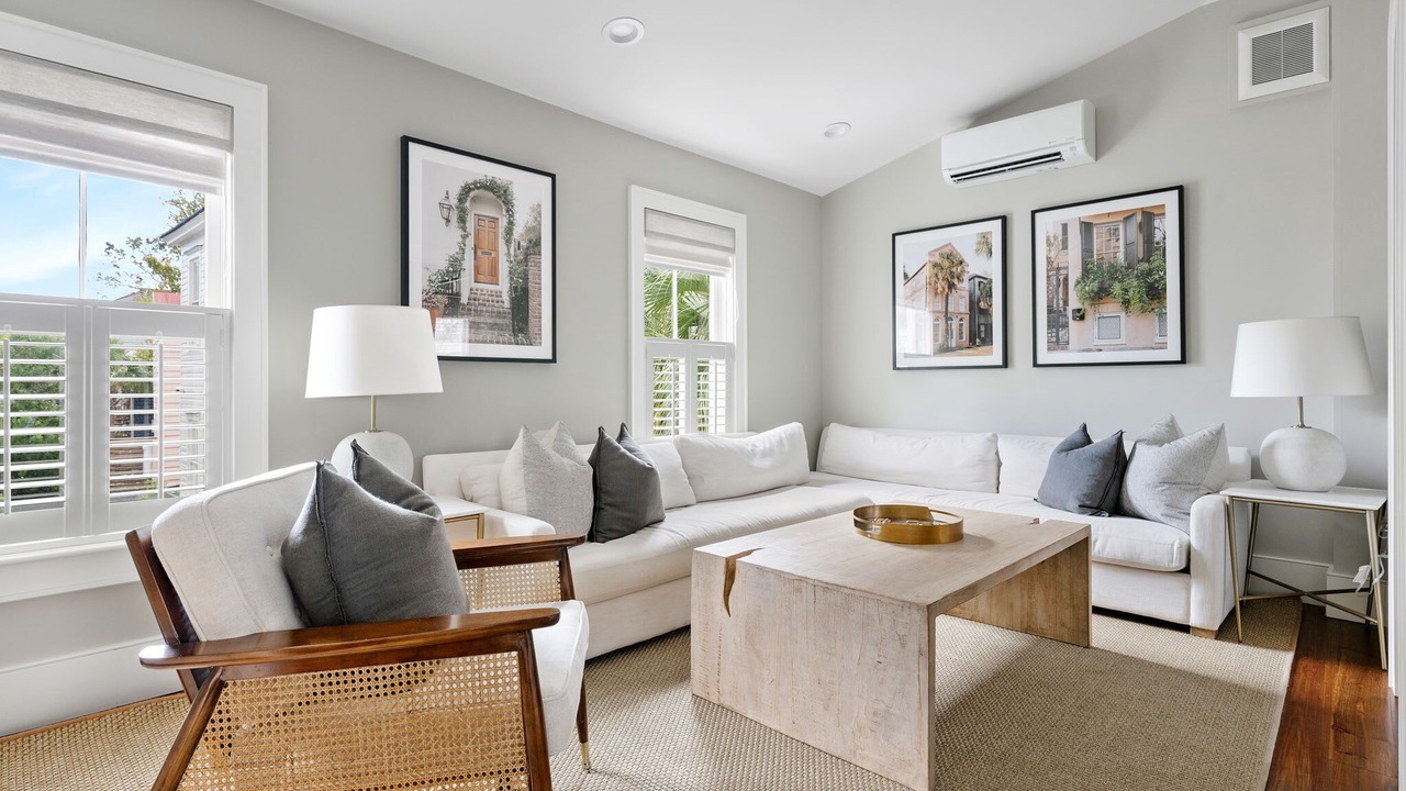 Photo of Livingroom in Cannonborough Elliotborough