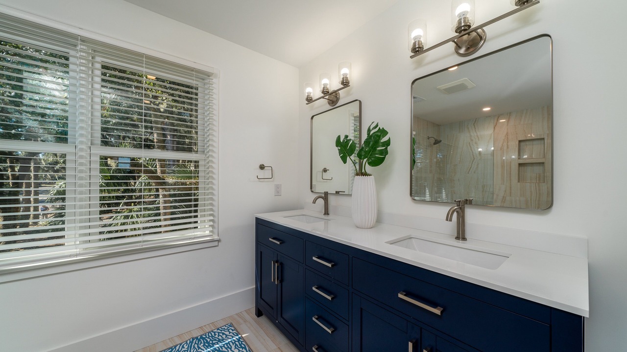 Photo of Bathroom in Tarpon Pond