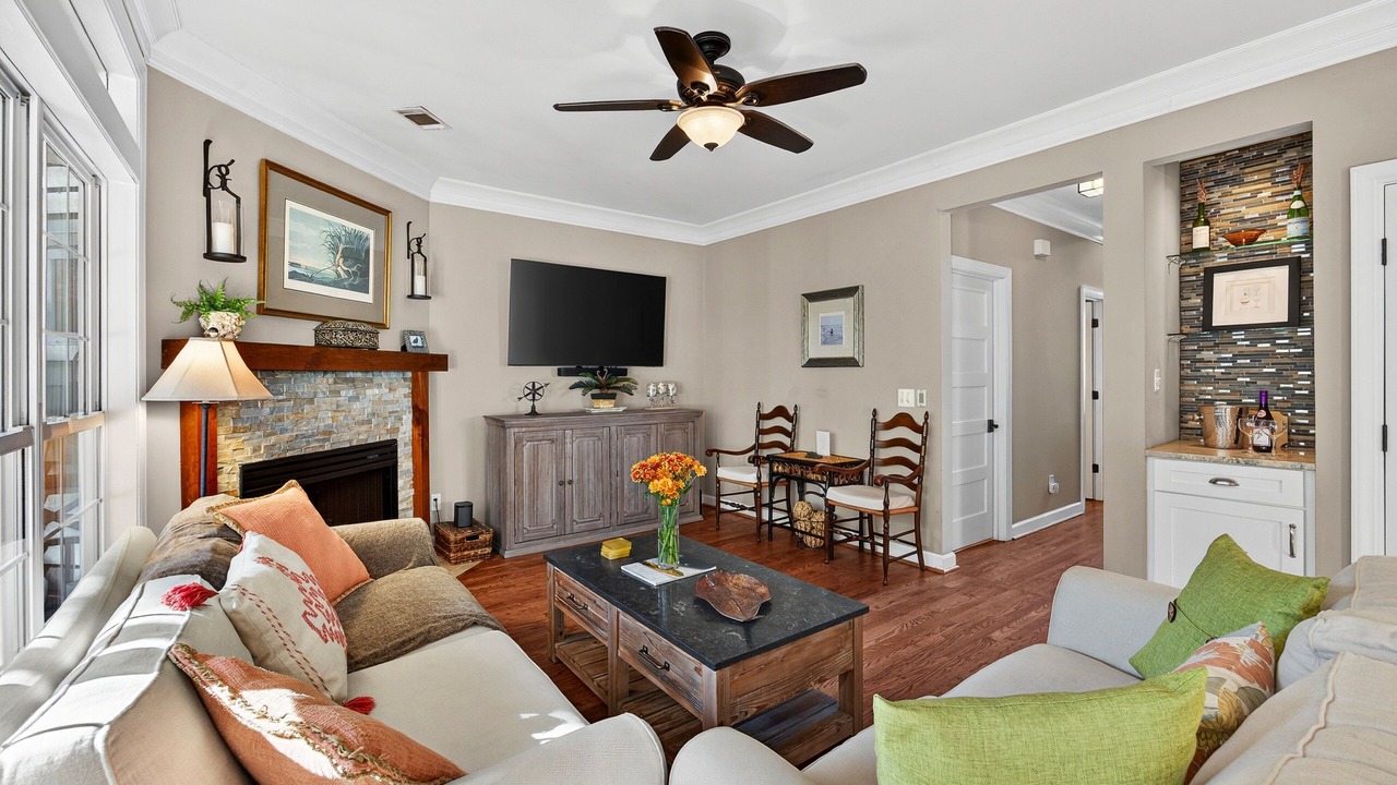 Photo of Livingroom in Vanderhorst Plantation