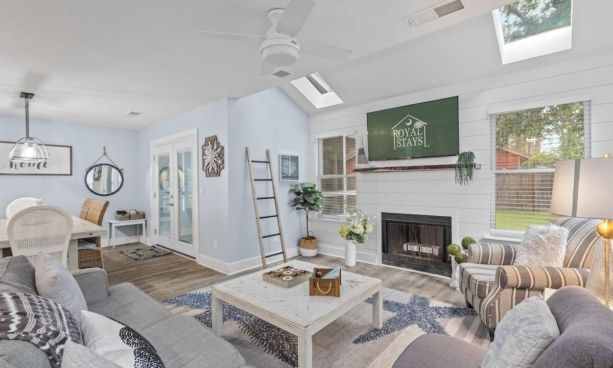 Photo of Livingroom in Mount Pleasant