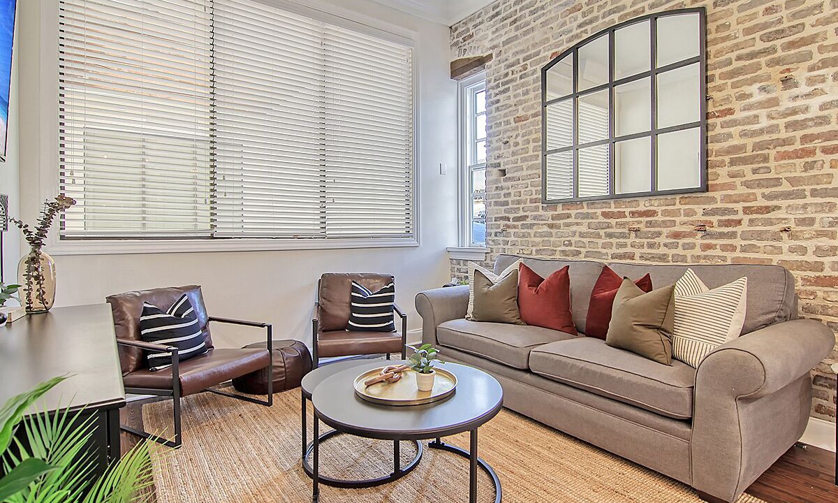 Photo of Livingroom in Charleston Historic District