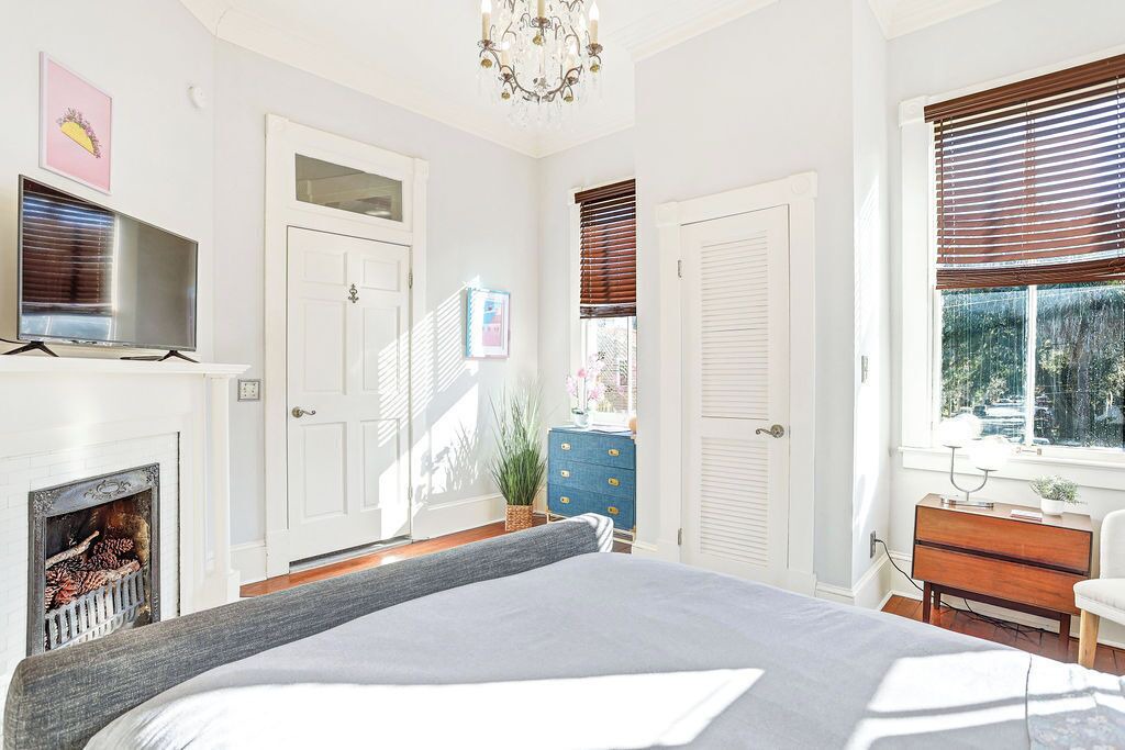 Photo of Bedroom in Metropolitan