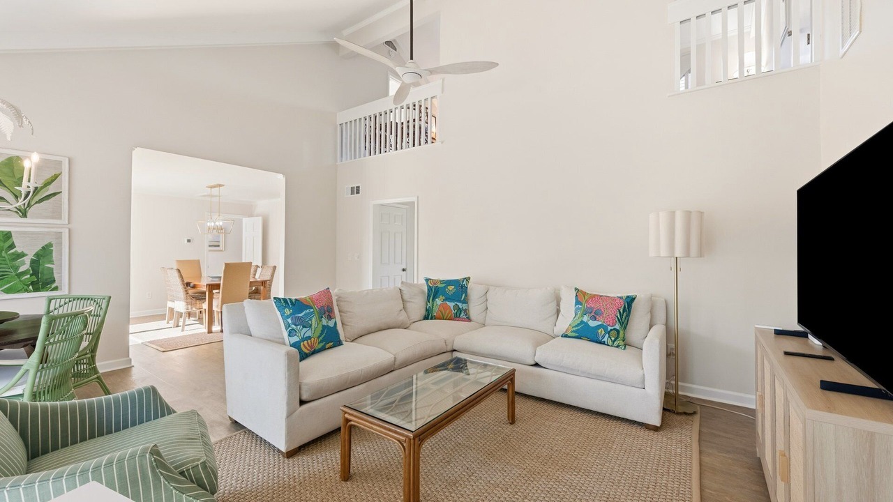 Photo of Livingroom in Debordieu Colony