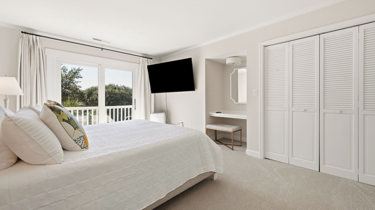 Photo of Bedroom in Debordieu Colony
