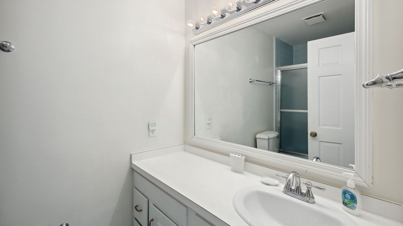 Photo of Bathroom in Debordieu Colony