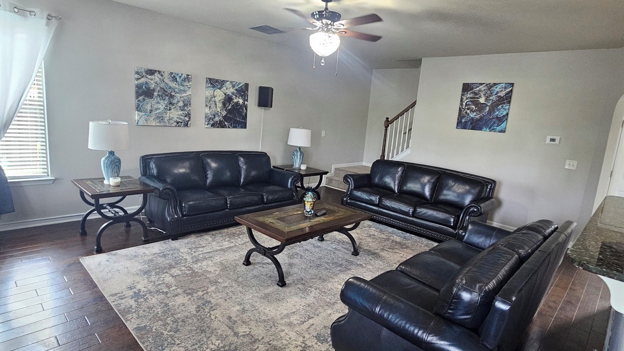 Photo of Livingroom in Evans