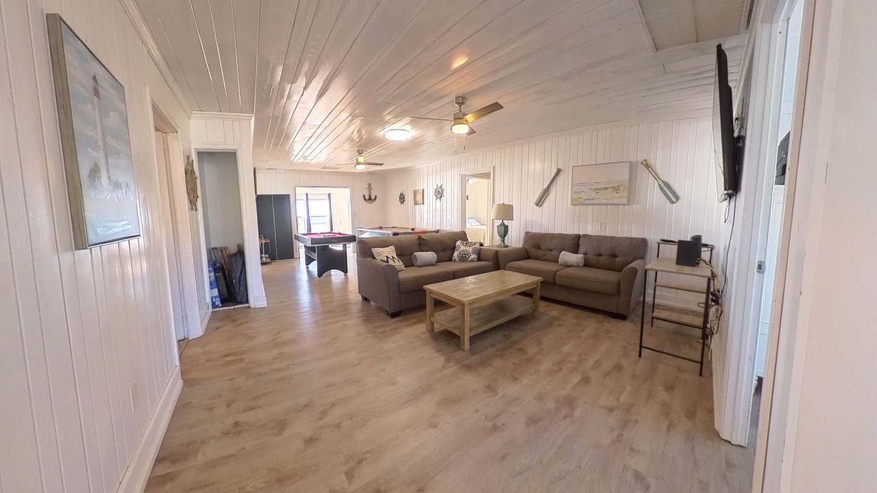 Photo of Livingroom in Crescent Beach