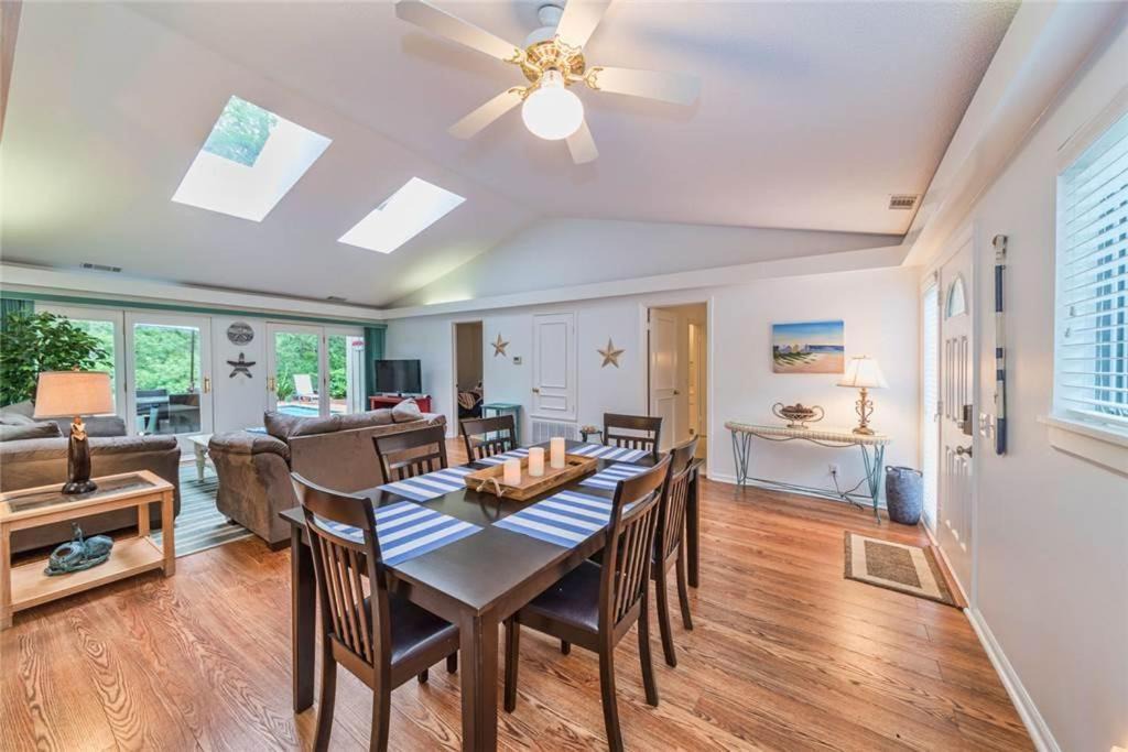 Photo of Livingroom in Lawton Woods
