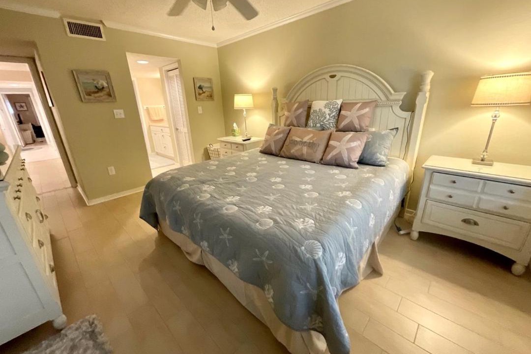 Photo of Bedroom in Arcadian Shores