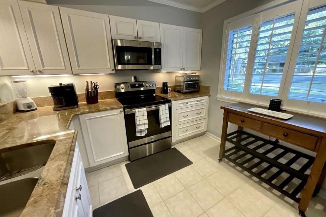 Photo of Kitchen in Arcadian Shores