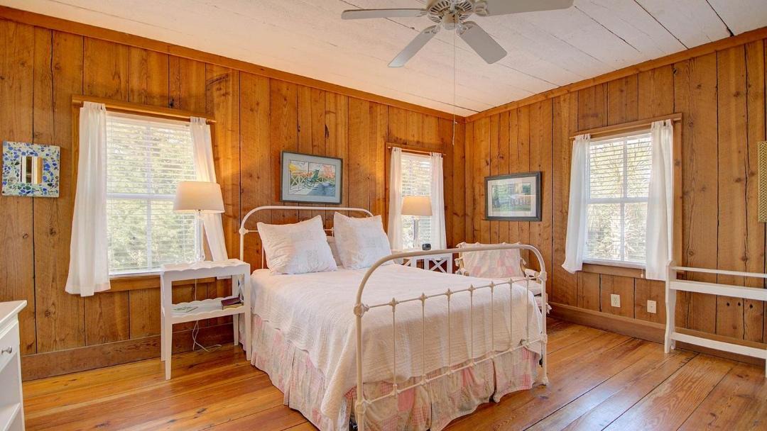 Photo of Bedroom in Debordieu Colony