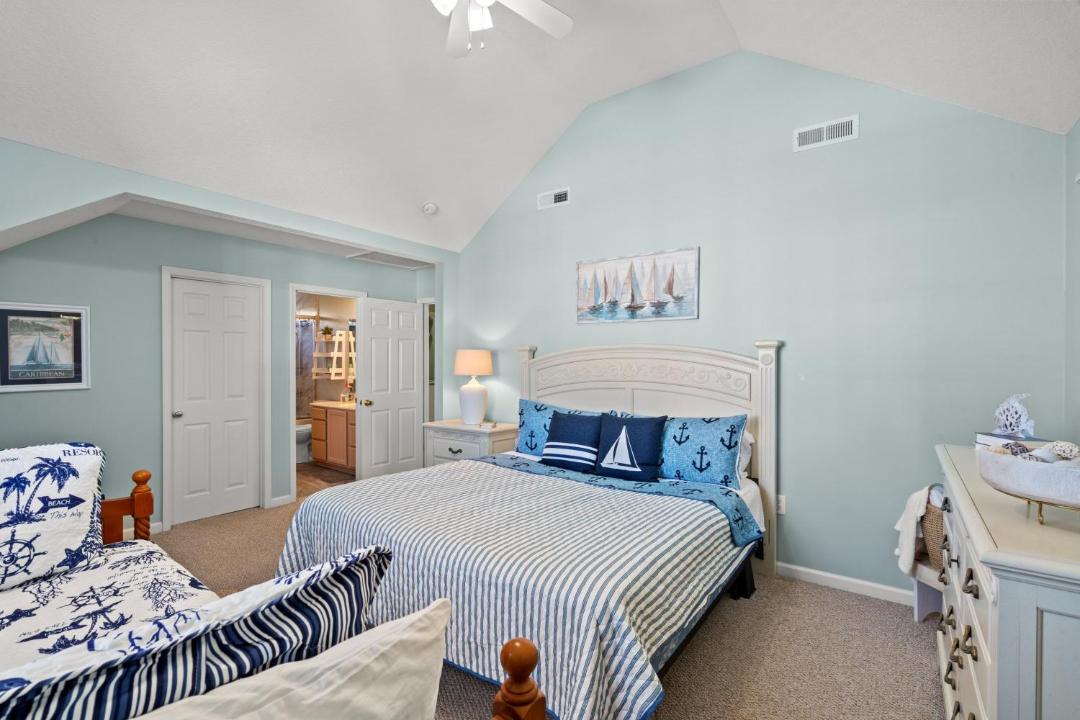 Photo of Bedroom in Surfside Beach