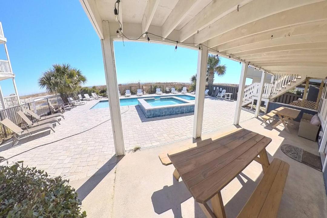 Photo of Patio Balcony in Crescent Beach