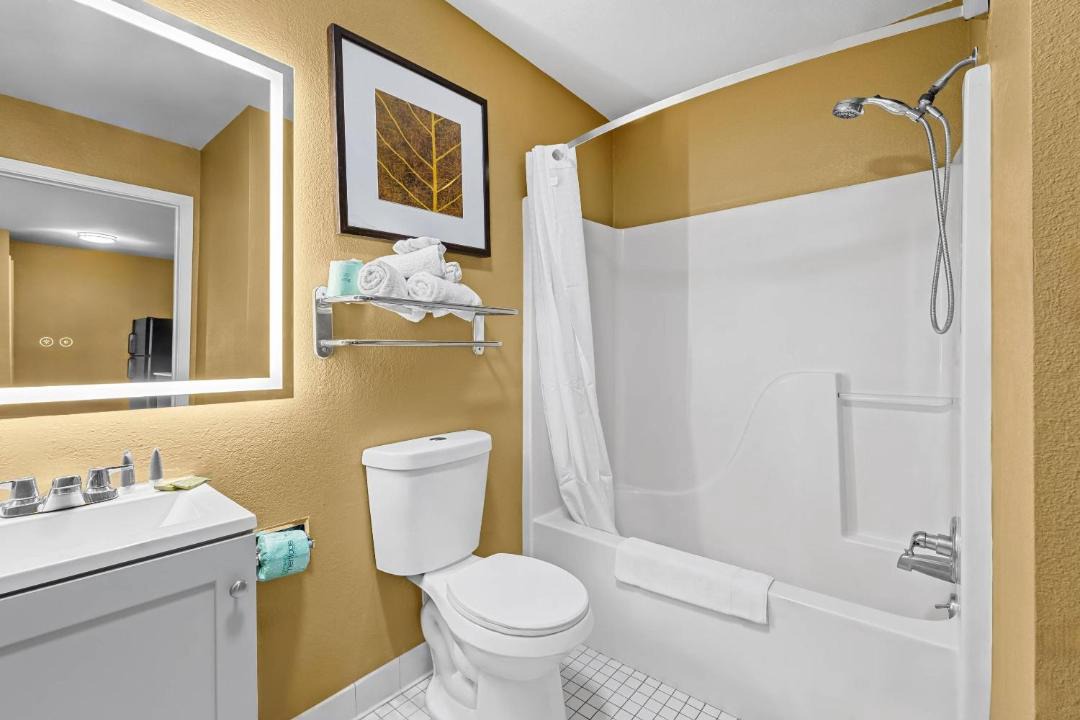 Photo of Bathroom in Executive Park