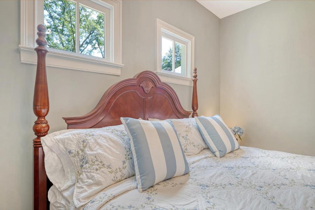 Photo of Bedroom in Summerville Historic District