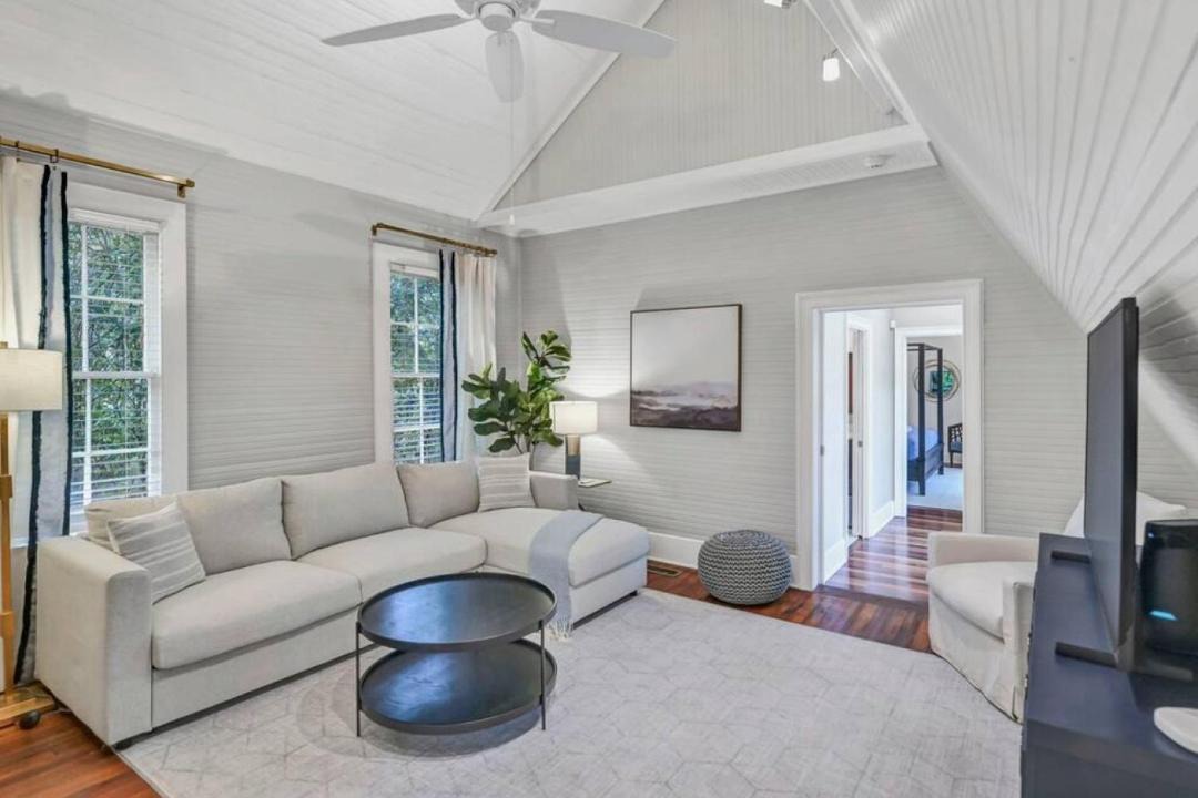 Photo of Livingroom in Earlewood