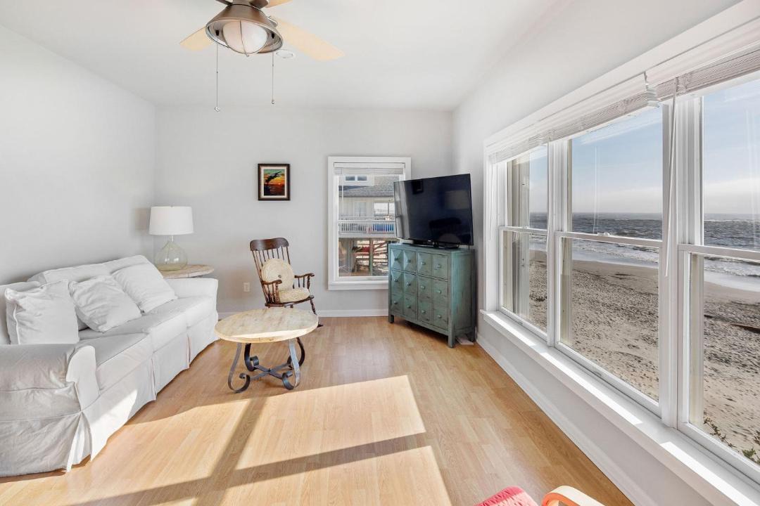 Photo of Livingroom in Sullivan's Island