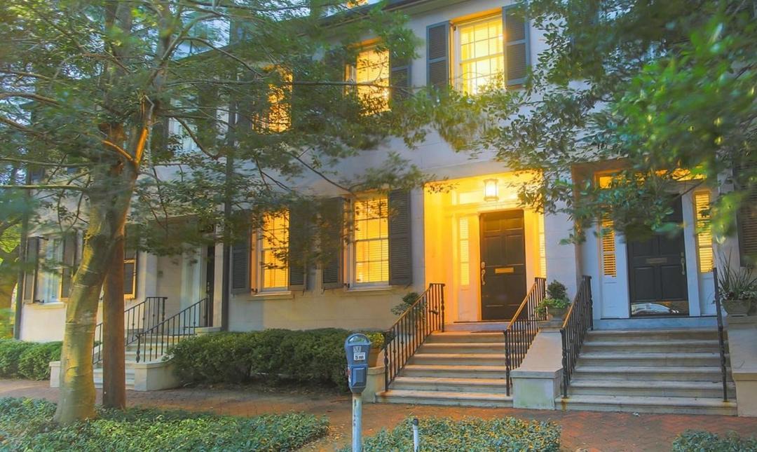 Photo of Buildings in Historic Downtown Savannah