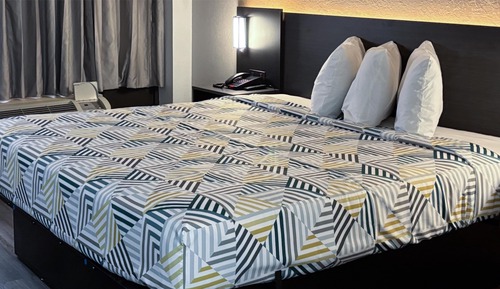 Deluxe Room, 1 King Bed, Non Smoking
