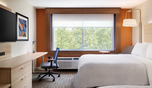 Standard Room, 2 Queen Beds, Accessible Bathtub (Accessible Tub)