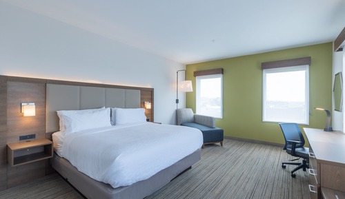 Standard Room, 1 King Bed, Accessible (Communications)