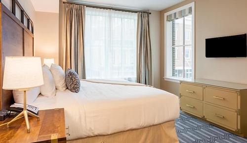 2 Bedroom 2Kg 2Qn Presidential Ste w/Kitchen