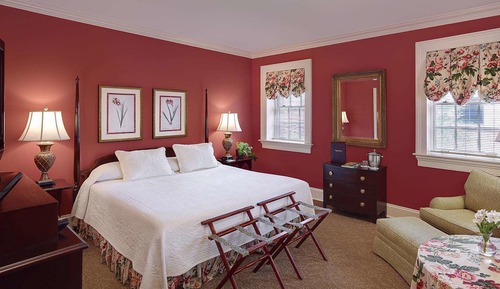 House, 1 King Bed (Carriage)
