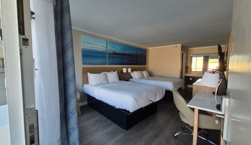 Room, 2 Queen Beds, Hearing Accessible, Non Smoking (Mobility, Roll-in Shower)