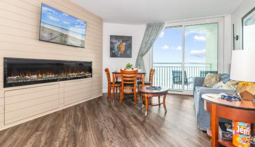 Deluxe One-Bedroom Apartment with Ocean View