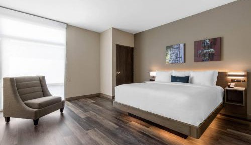 King Suite - Accessible/Non-Smoking