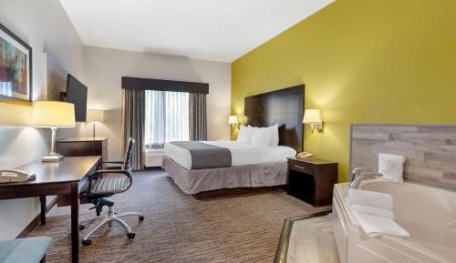 King Bed Room with Spa Bath
