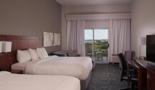 Queen Room with Two Queen Beds, Balcony and Sofa Bed - Hearing Accessible