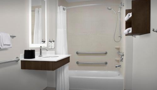King Studio Suite - Mobility Access Tub/Non-Smoking